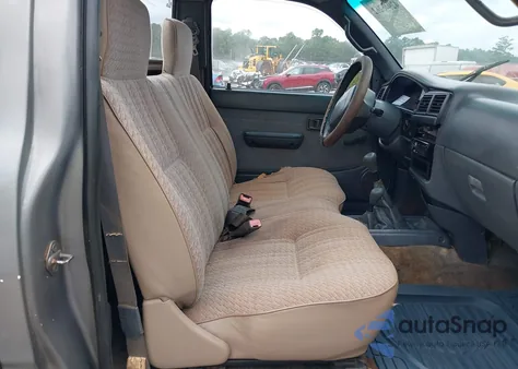 1996 Toyota Tacoma z USA, uszkodzony, nr VIN 4TAPM62N2TZ208827